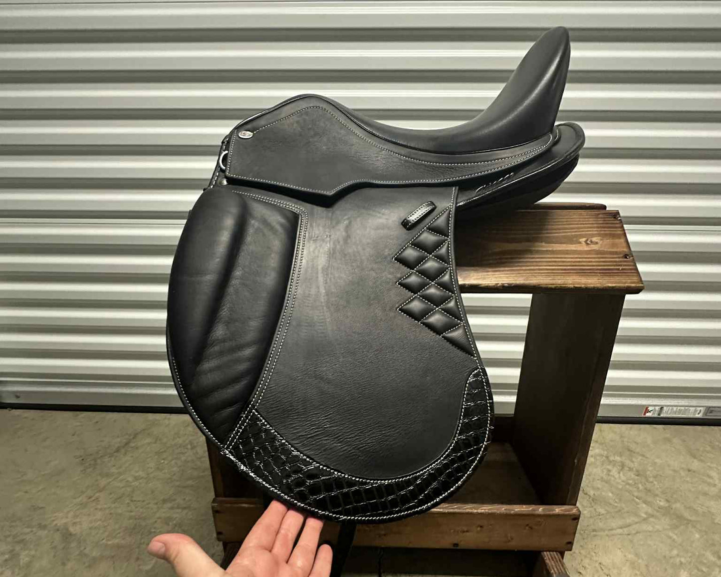 Chicago, Standard tree, 17", black with croc