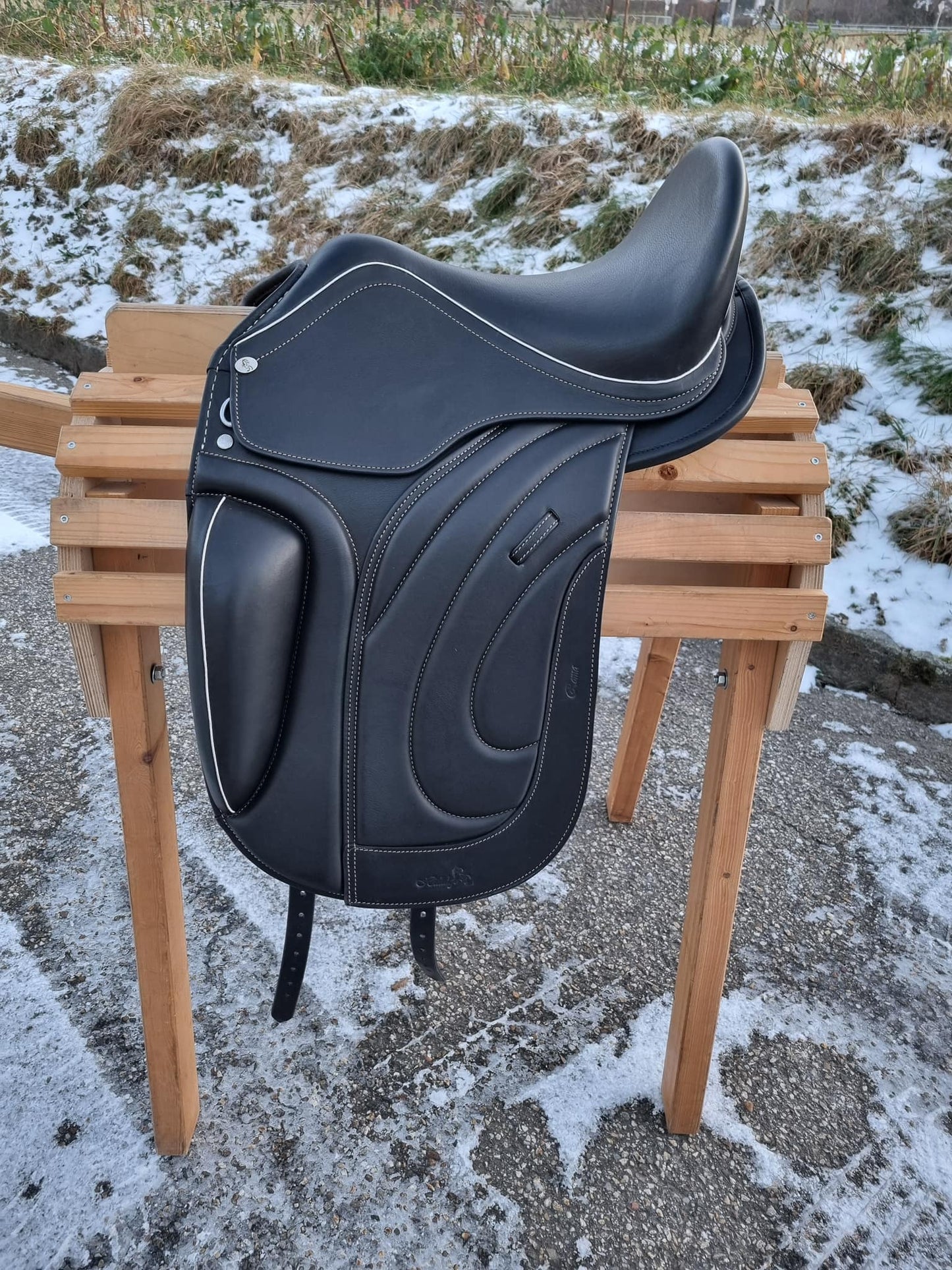 Roma Leather Tree--LIMITED QUANTITIES