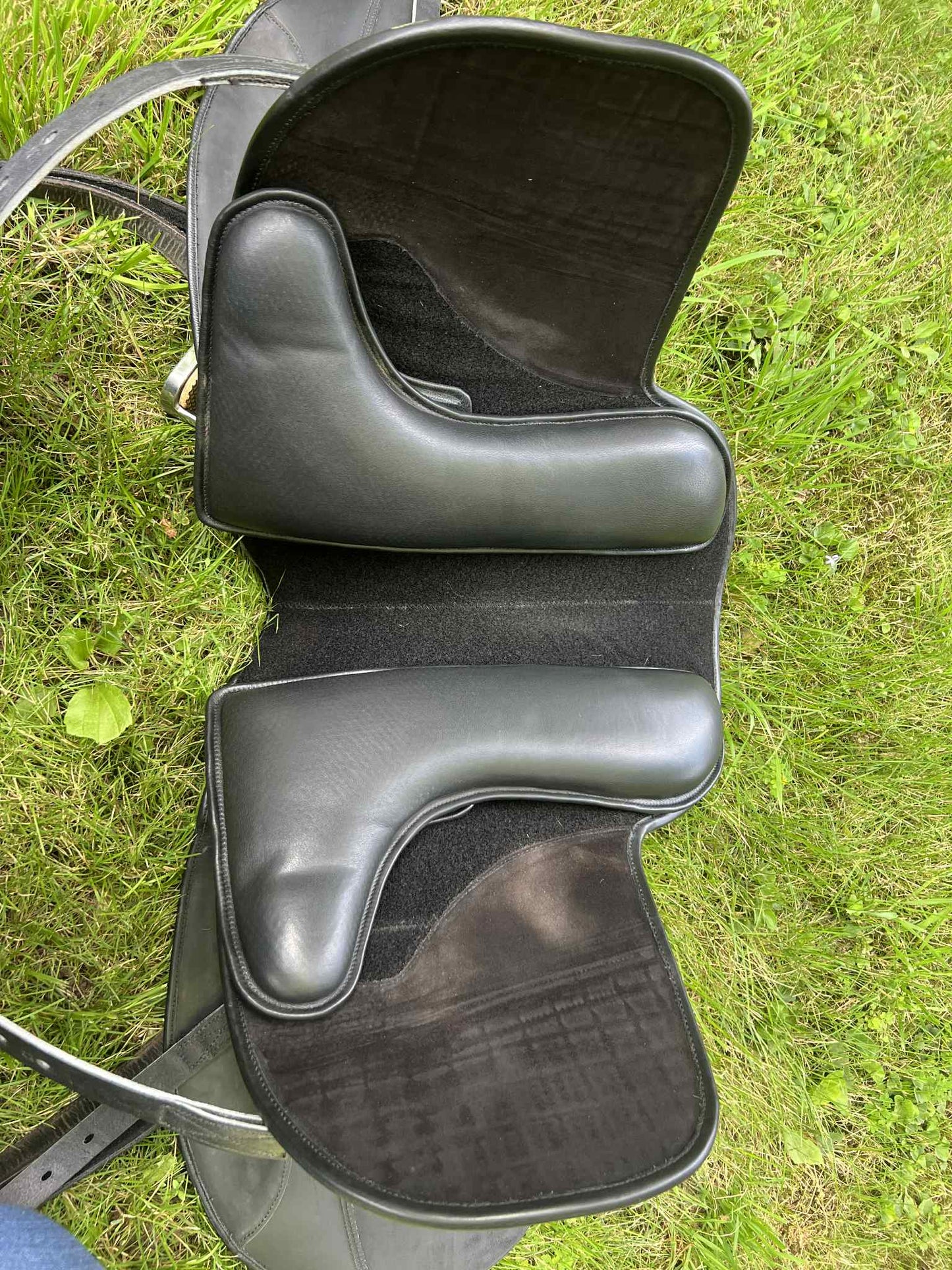 Venice 2, 17", SHIRE Sized Leather tree dressage saddle