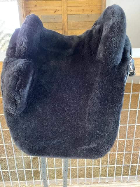 Zalea made for Hidalgo (lambskin saddle cover)