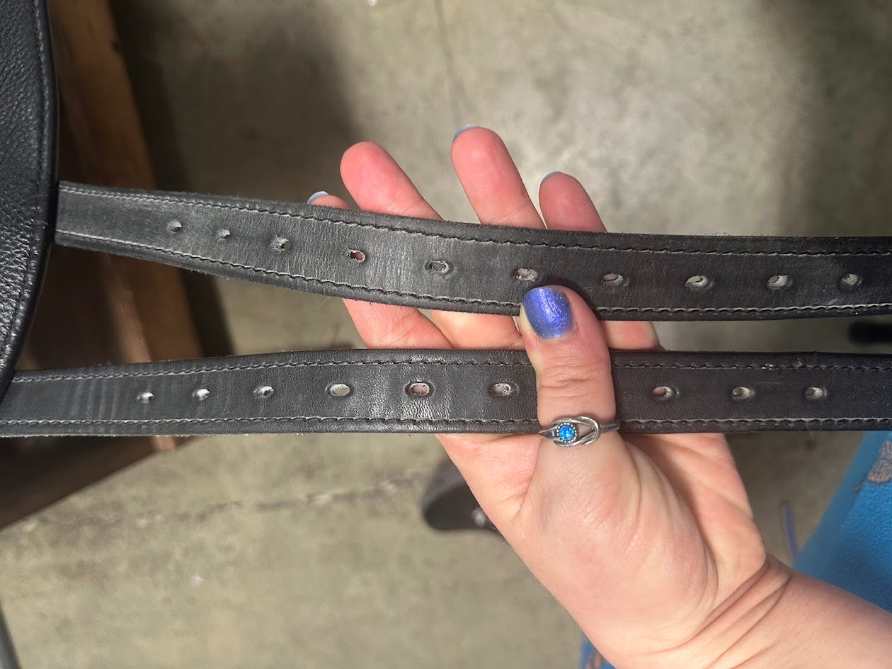 Granada Working Eq saddle, Black, feels like 17", Standard tree