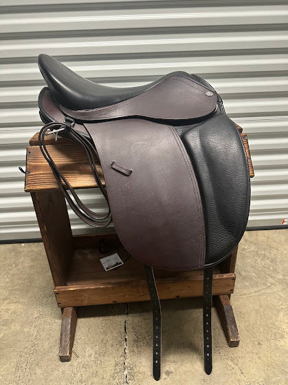 Venice Special, Shire (wide) tree, 18", black & brown